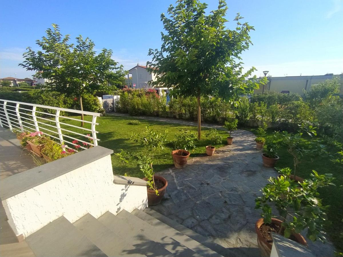 B&B Villa La Bouganville 卡麦奥雷 外观 照片